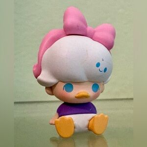 Dimoo Collaboration with Disney Pop Bean Featuring Daisy Duck!